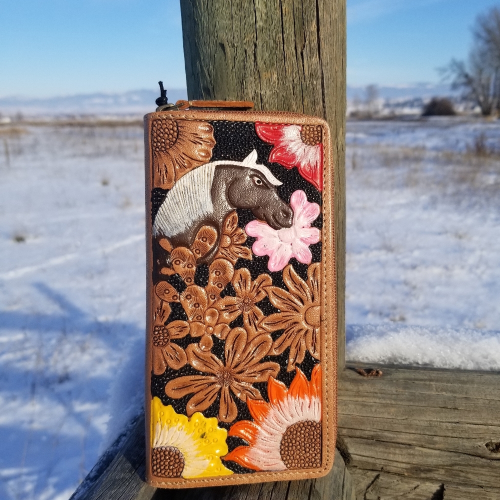 *sold out*Rainbow Horse hand-tooled leather wallet - Picture 2 of 4